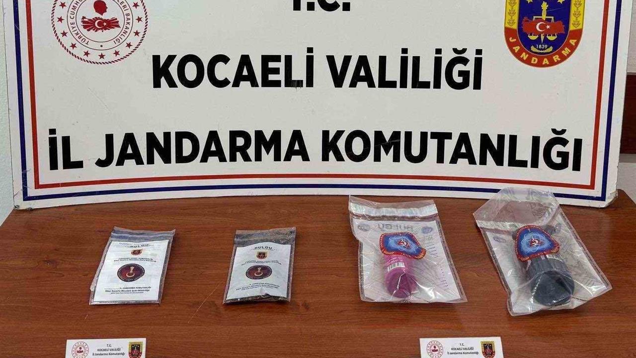 Kocaeli'nde Jandarma Ekipleri Uyuşturucu Operasyonu Düzenledi, 10 Suçtan Aranan Şüpheli Tutuklandı.