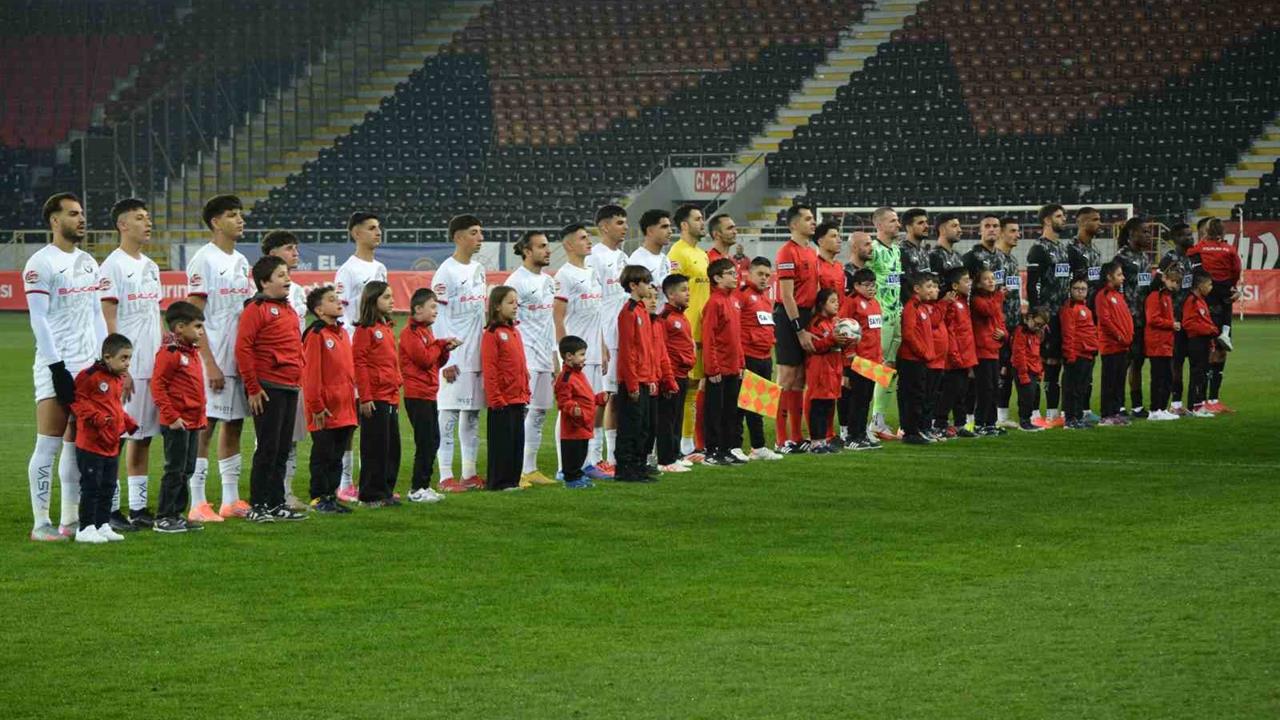 Çorum'da Oynanan Ziraat Türkiye Kupası Maçında Alanyaspor, Çorum FK'yı 5-0 Mağlup Etti