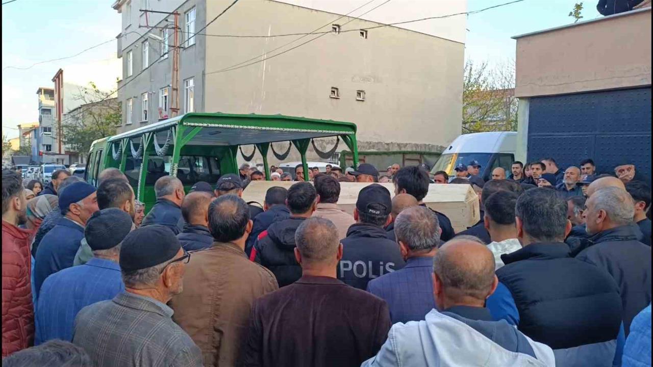 Sultanbeyli Necip Fazıl Mahallesi'nde 25 Yaşındaki Kadın Evinde Ölü Bulundu