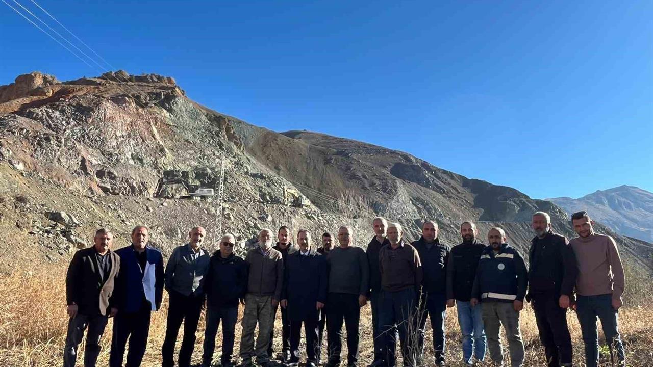 Erzincan Kemah Yücebelen Yol Genişletme Çalışmaları İçin Başkan Şireci İncelemelerde Bulundu