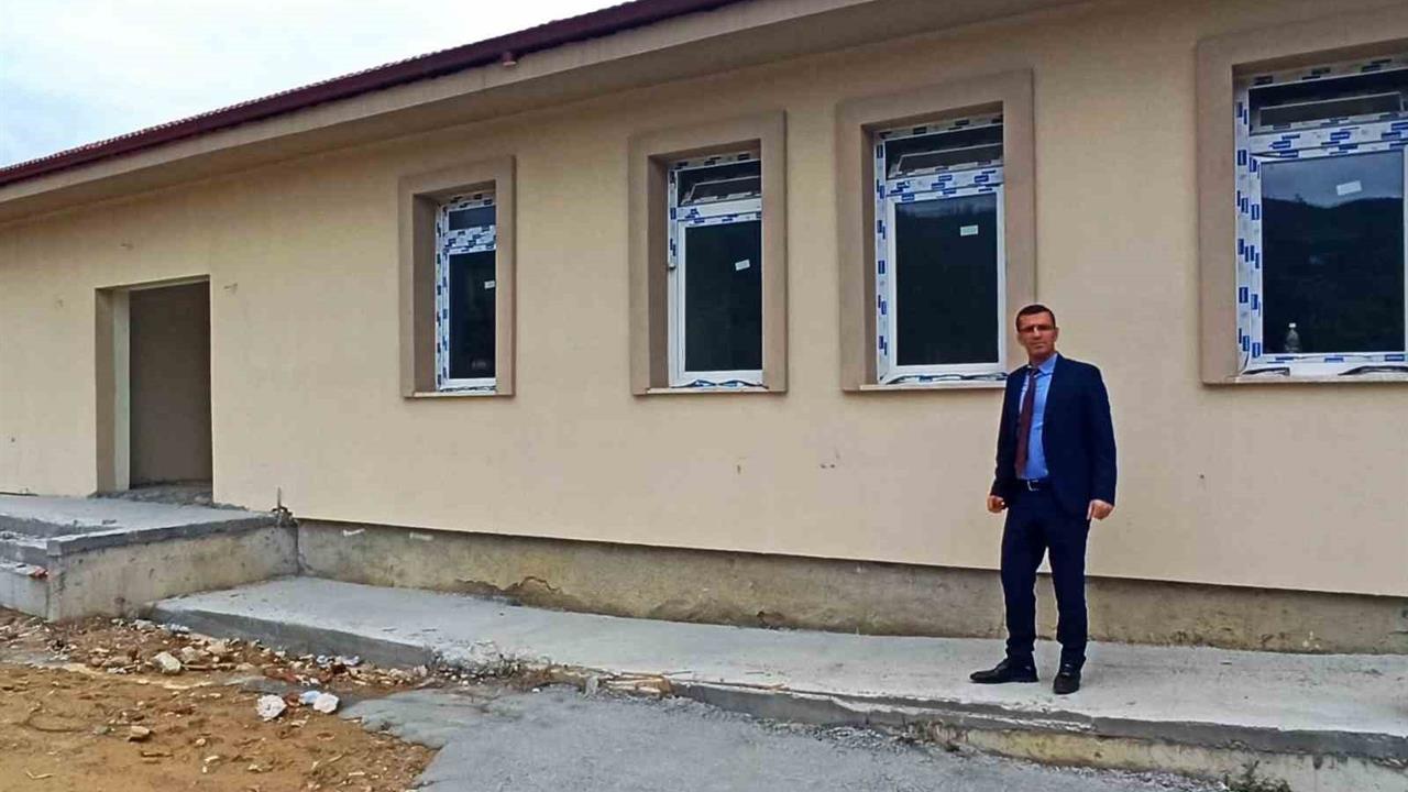 Sarıgöl Yeniköy'deki Okul Projesinde İnşaat Tamamlanma Aşamasına Geldi
