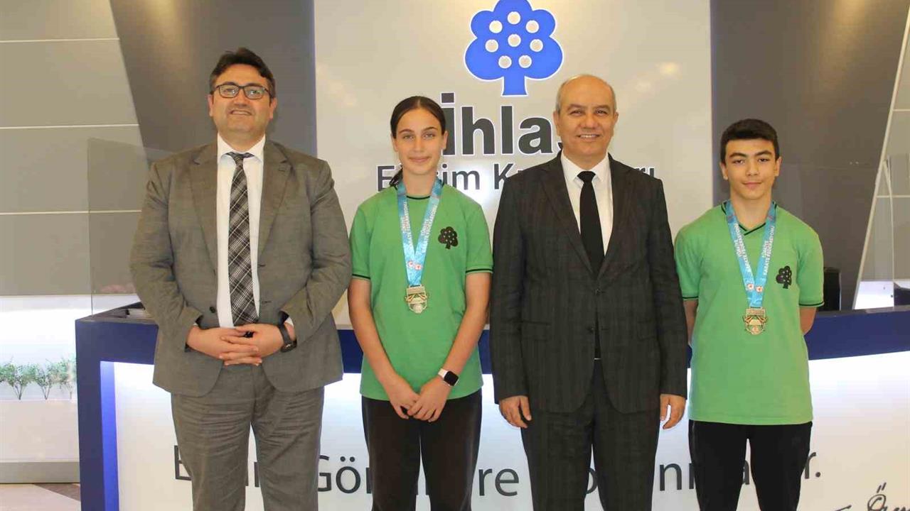 İstanbul'da İhlas Koleji Öğrencileri Karate Ligi'nde İki Altın Madalya Kazandı