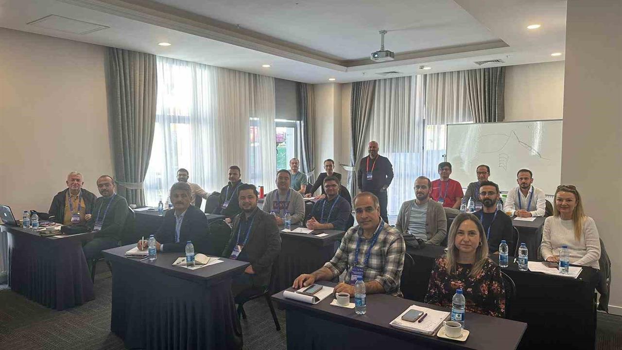 Aydın'da Sosyal Bilimler Lisesi Öğretmeni Dr. Filiz Tanrısevdi, Bilim Olimpiyatları'nda Önemli Bir Başarı Elde Etti