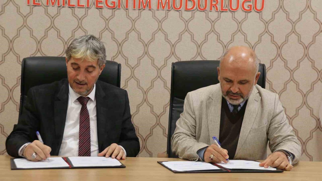 Kütahya'da İl Milli Eğitim ve Kültür Müdürlükleri Arasında Protokol İmzalandı