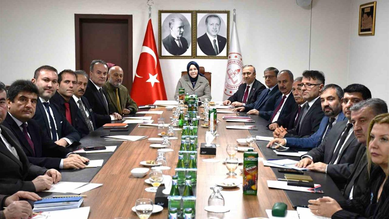 Eskişehir'de Eğitim Faaliyetlerinin Değerlendirildiği Toplantıya MEB Bakan Yardımcısı Katıldı