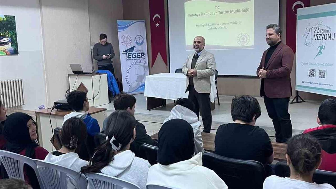 Kütahya Merkez'de Fatih Ortaokulu'nda "Nesilden Nesile Kültürel Miras" Etkinliği Gerçekleştirildi.