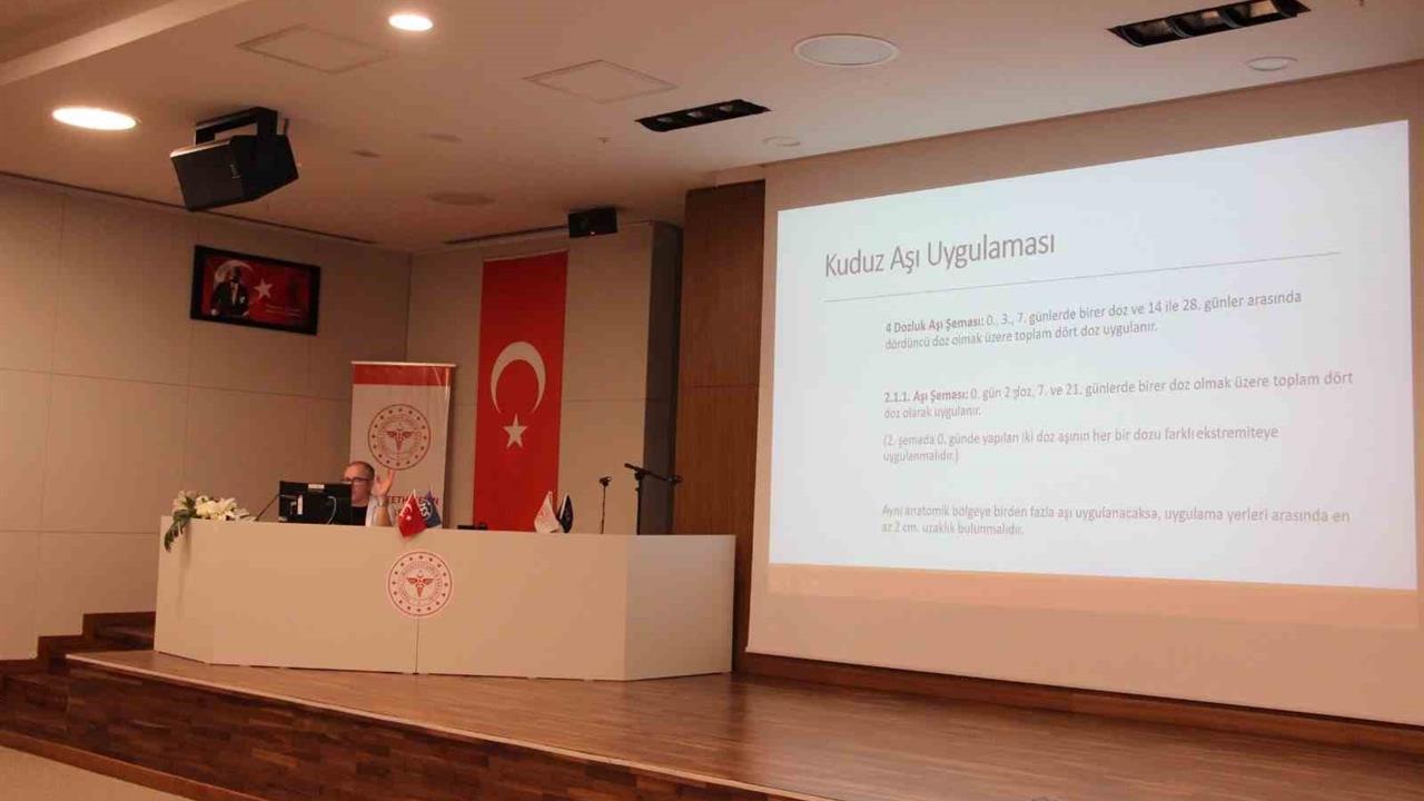 Elazığ'da Sağlık Personeline Kuduz Riskli Temas ve Aşı Eğitimi Verildi