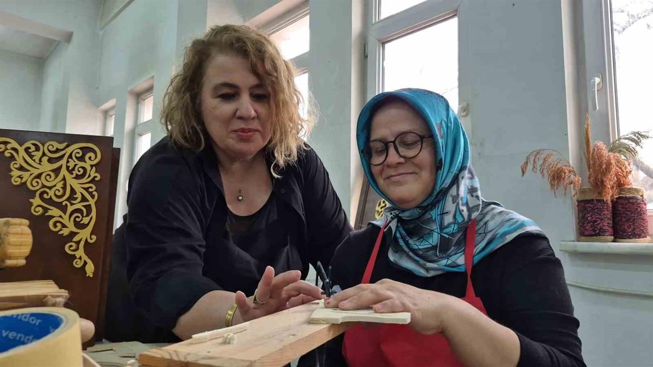 Düzce'deki Kadınlara Özgüven ve Meslek Kazandıran Kurs Ekonomik Destek Sağlıyor