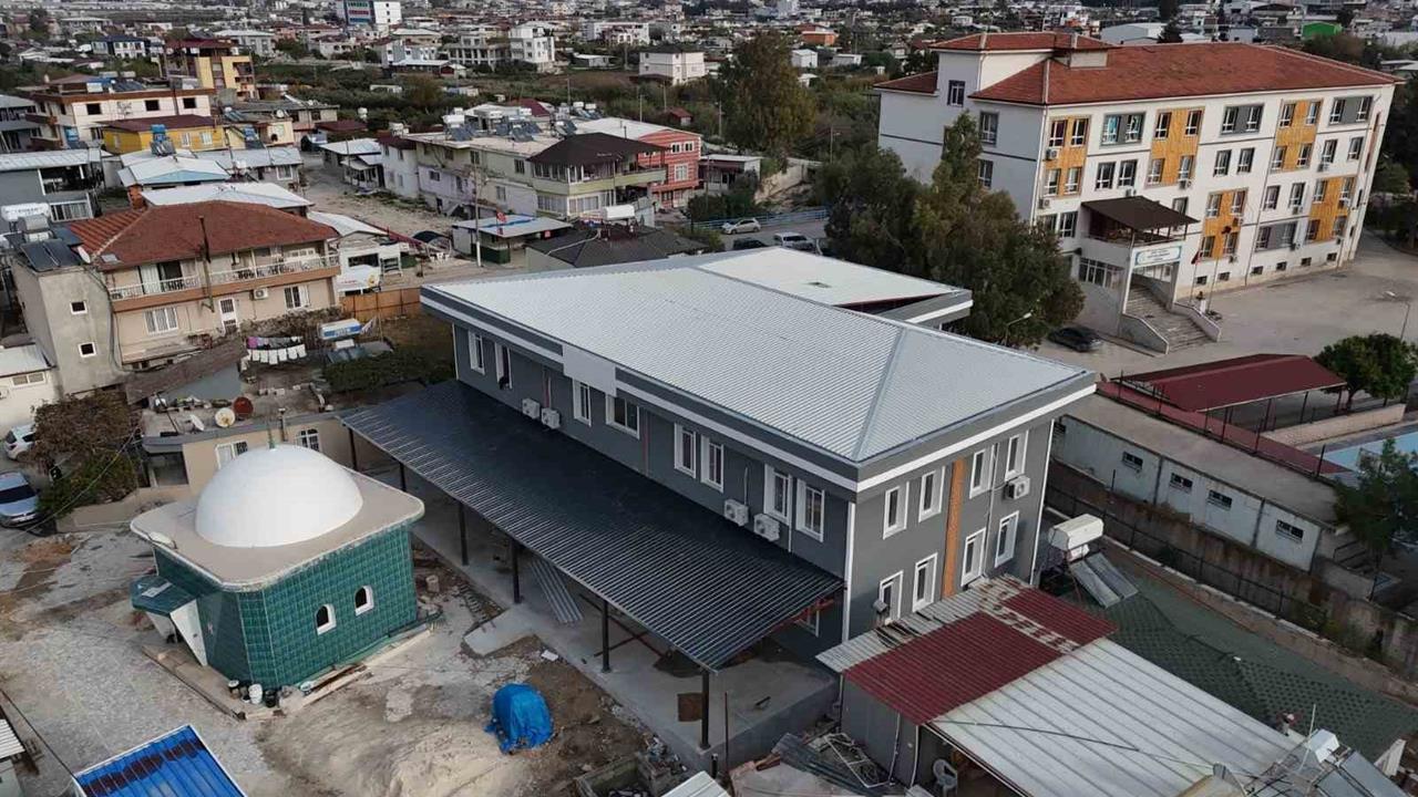 Hatay Antakya Güzelburç Mahallesi'nde Taziye ve Adakevi İnşaatında Son Aşamalara Gelindi