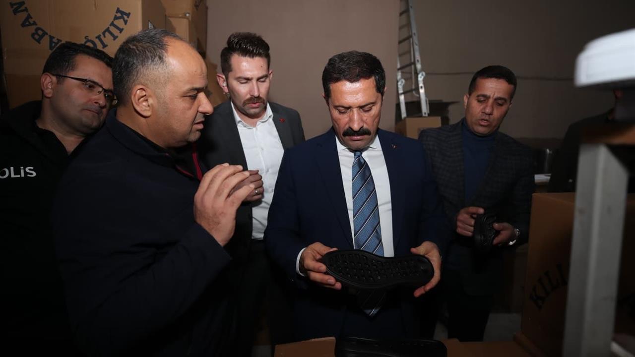Reyhanlı'da Vali Masatlı, Ayakkabıcılar Sitesi Esnafıyla Bir Araya Geldi