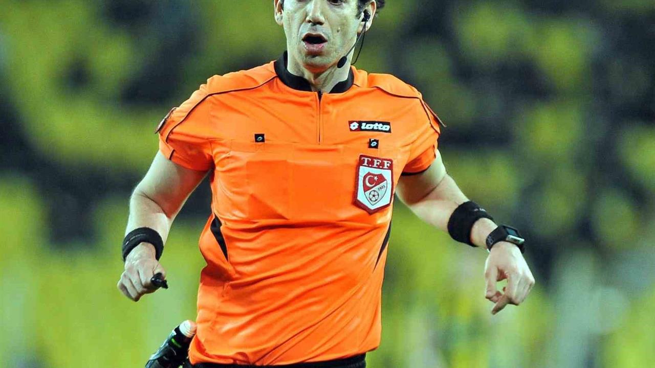 İstanbul'da Galatasaray ile Samsunspor maçının VAR hakemi Onur Özütoprak oldu.