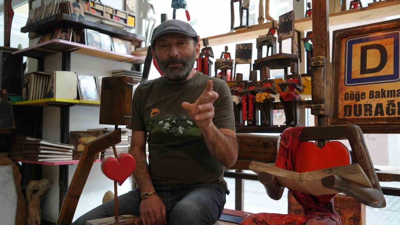Samsun'da Kalp Hastalığını Sanata Dönüştüren Murat Dölek, "Tahta Yürek" İle Sevgi ve Doğruluğu Temsil Ediyor.