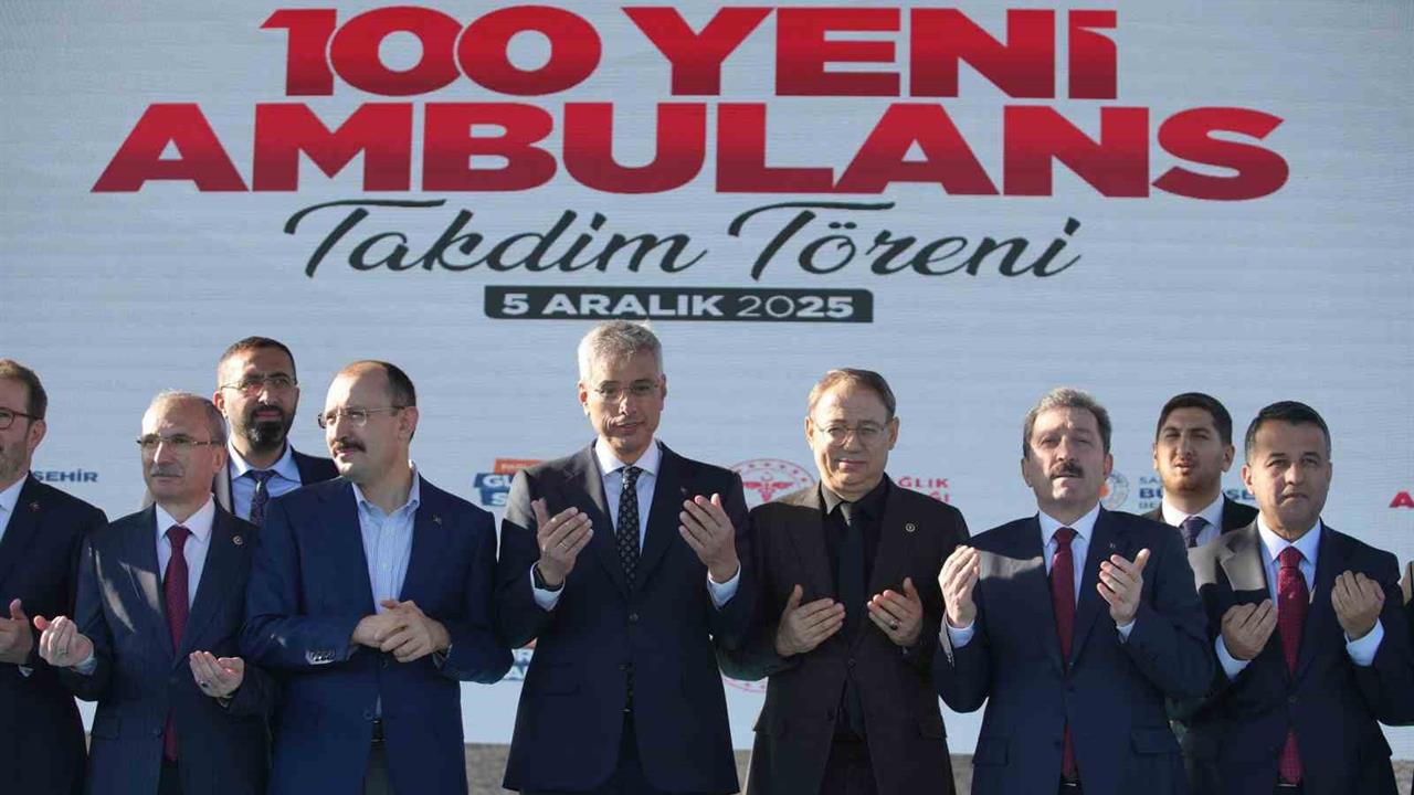 Samsun'da 100 yeni ambulansın tanıtımı yapıldı, sağlık hizmetleri güçlendirildi.