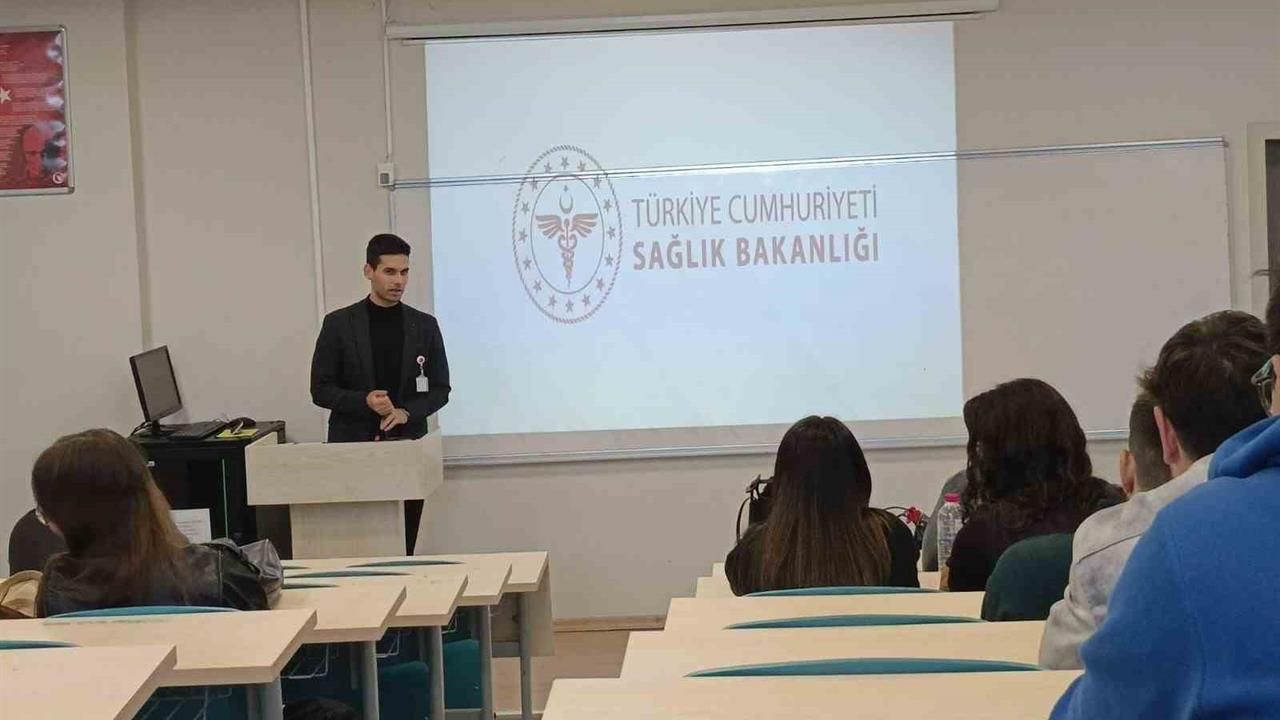Düzce'de Ailelere Yönelik Bebek, Çocuk ve Genç Akademisi Eğitimi Gerçekleştirildi.
