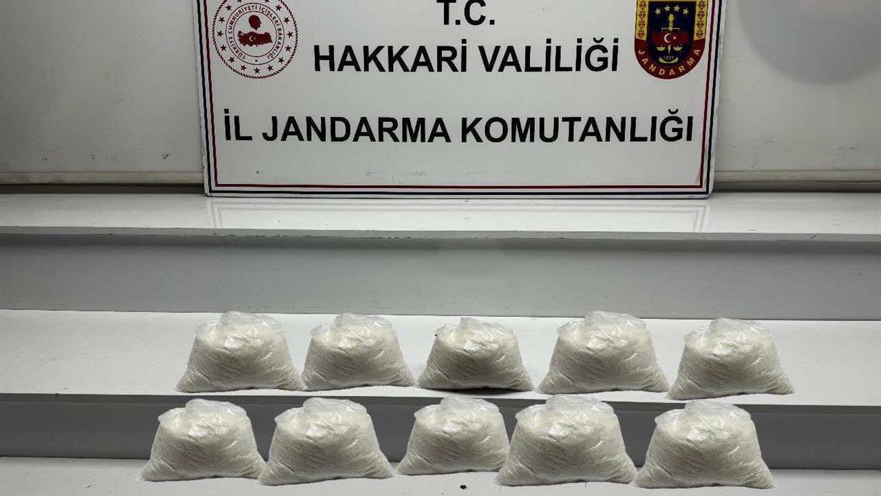 Hakkari Yüksekova'da Yapılan Operasyonda 9 Kilo Metamfetamin Ele Geçirildi