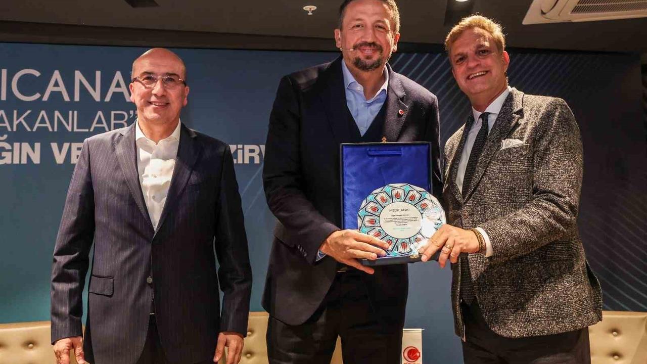 Hidayet Türkoğlu, İstanbul'daki "Sağlığın ve Sporun Zirvesi" etkinliğinde önemli açıklamalarda bulundu.