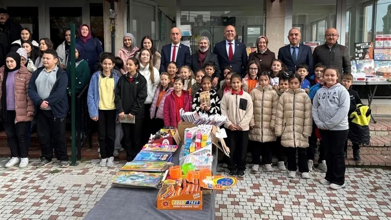 Kütahya Hisarcık'ta Düzenlenen Kitap Fuarında Öğrenci-Yazar Buluşması Gerçekleşti