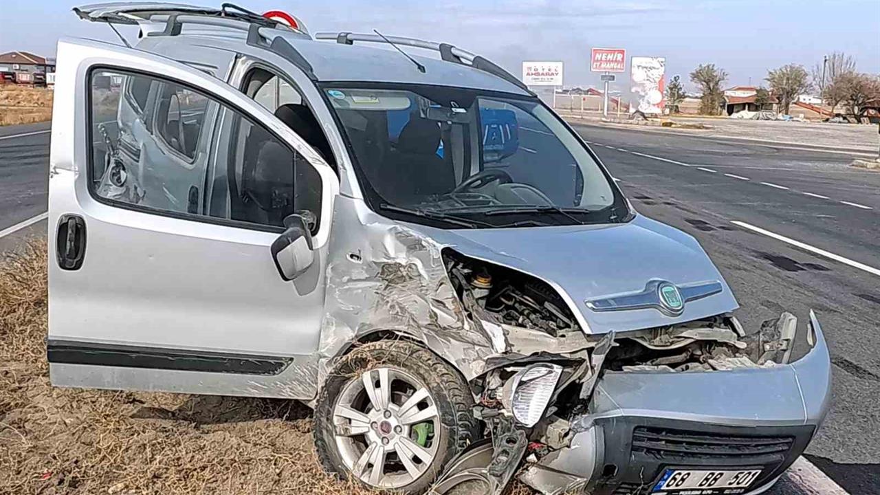 Aksaray'da Hastane Çıkışı Geçirdikleri Kaza Sonucu Karı Koca Yaralandı