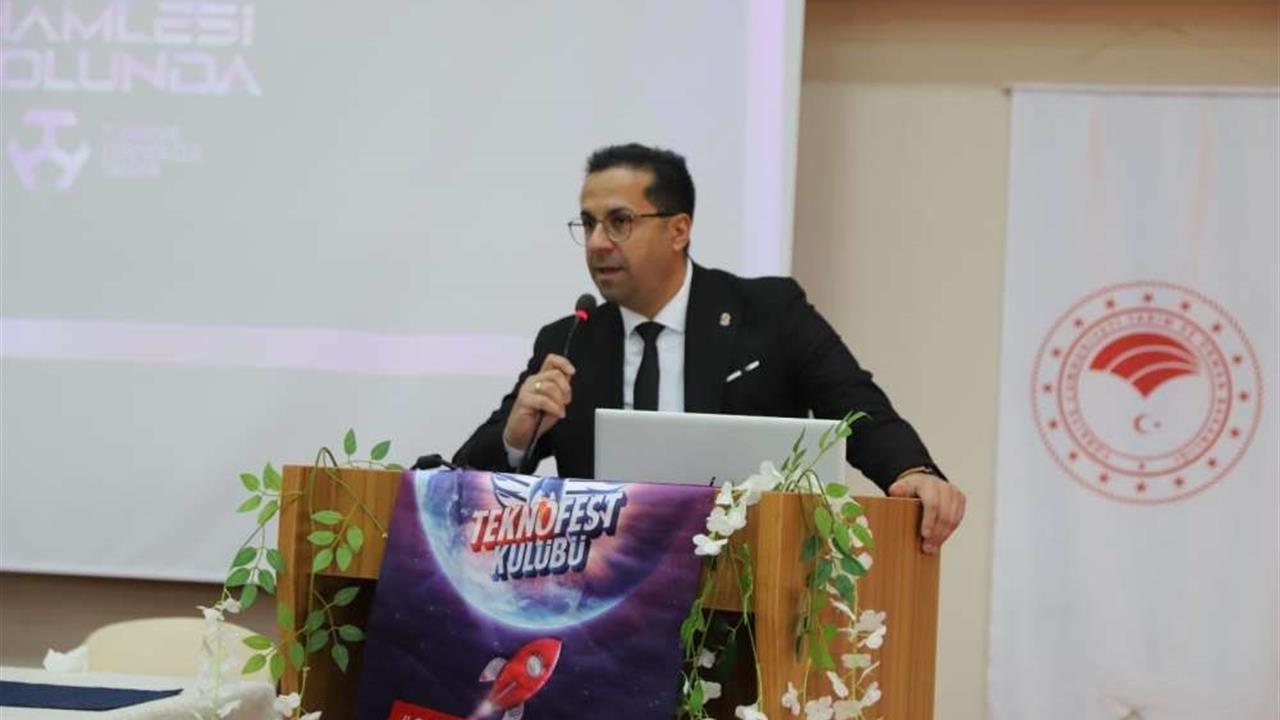 Ardahan'da Teknofest Türkiye Şampiyonluğu Tecrübe Paylaşımı Programı Gerçekleştirildi