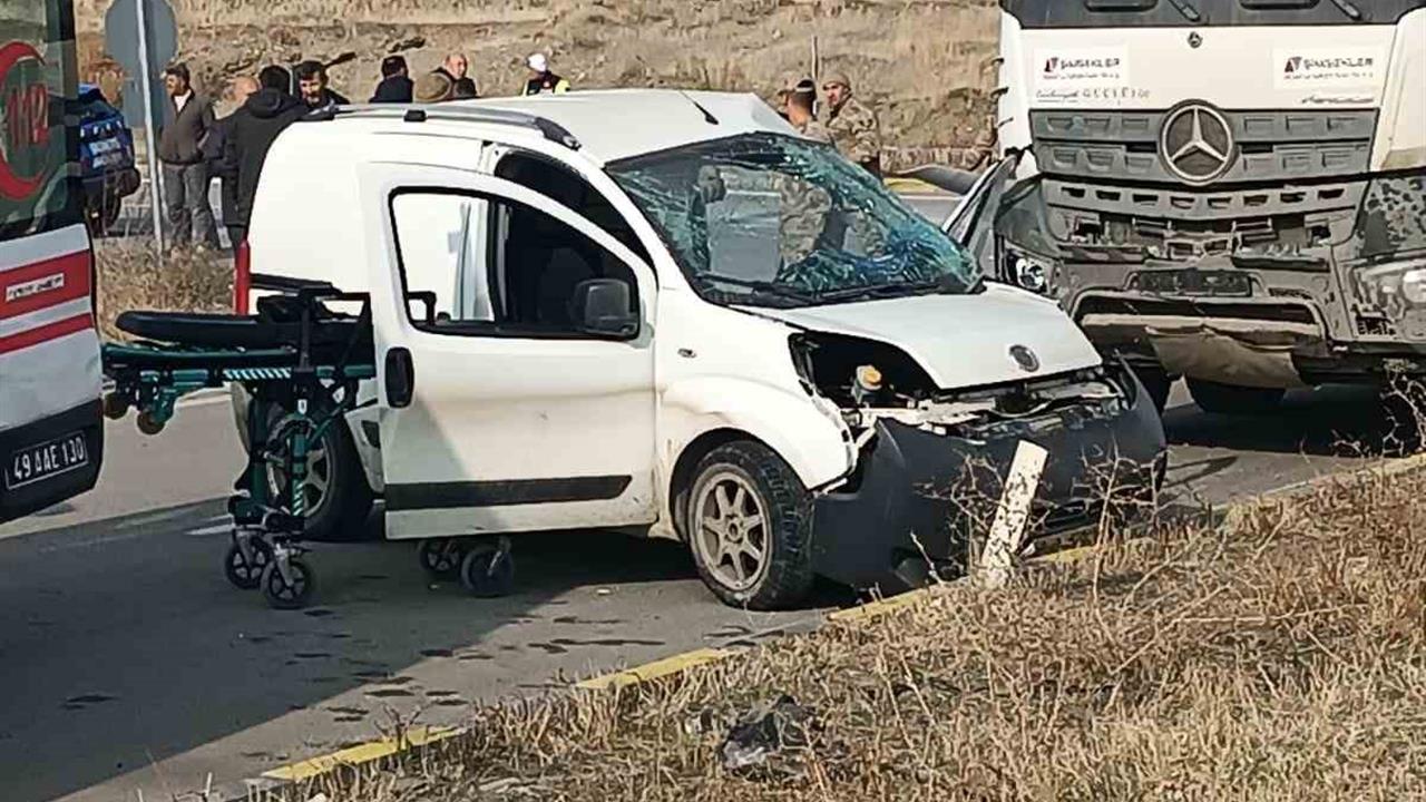 Muş'ta Gerçekleşen İki Ayrı Trafik Kazasında 2 Kişi Hayatını Kaybetti, 4 Kişi Yaralandı