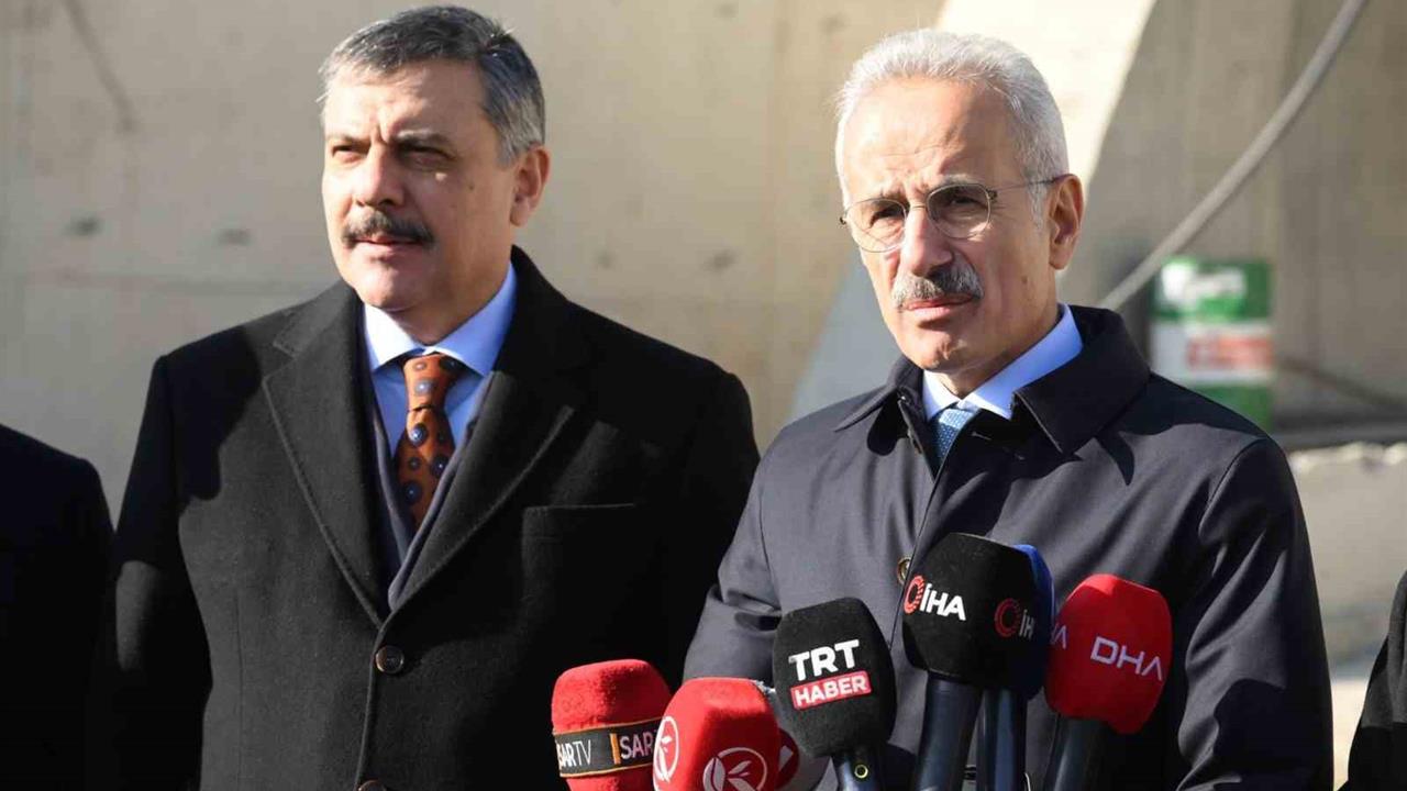 Erzurum'da Ulaştırma Bakanı Uraloğlu, Dallıkavak Tüneli'nde 2026'da açılış hedefini açıkladı.