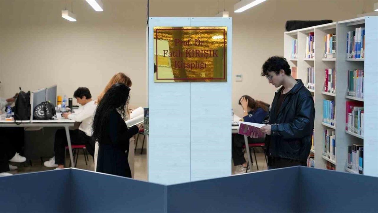 Karabük'te Kamil Güleç Kütüphanesi'ne 600 Kitap Bağışlandı