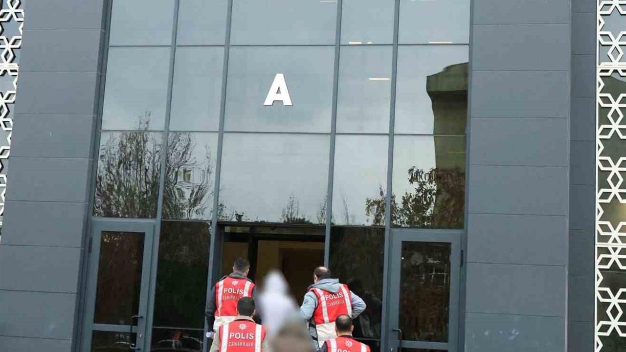 Çanakkale Merkez'de Kuyumcu Soygununa Kalkışan 2 Kişi Tutuklandı