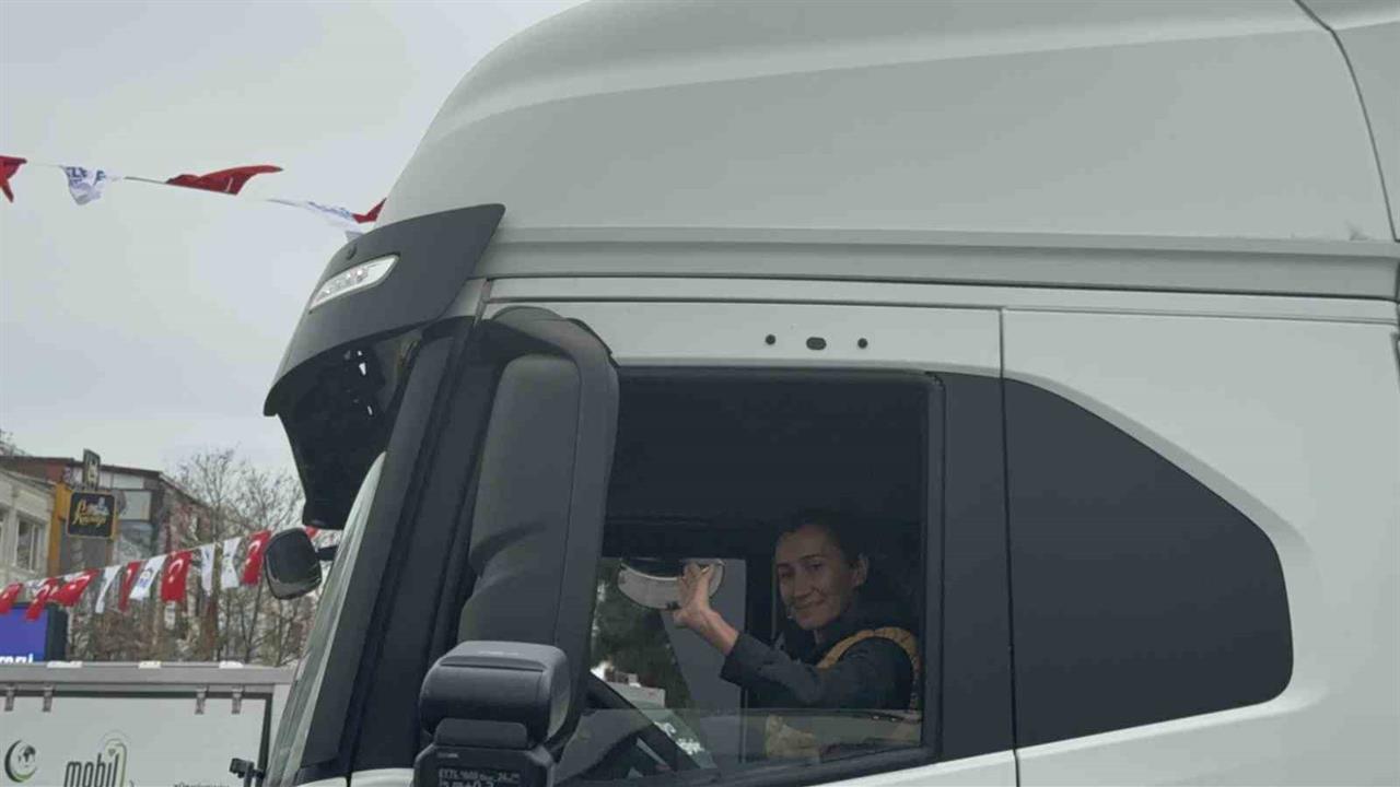 Kocaeli Gebze'den Sudan'a 10 Tır İnsani Yardım Malzemesi Gönderildi