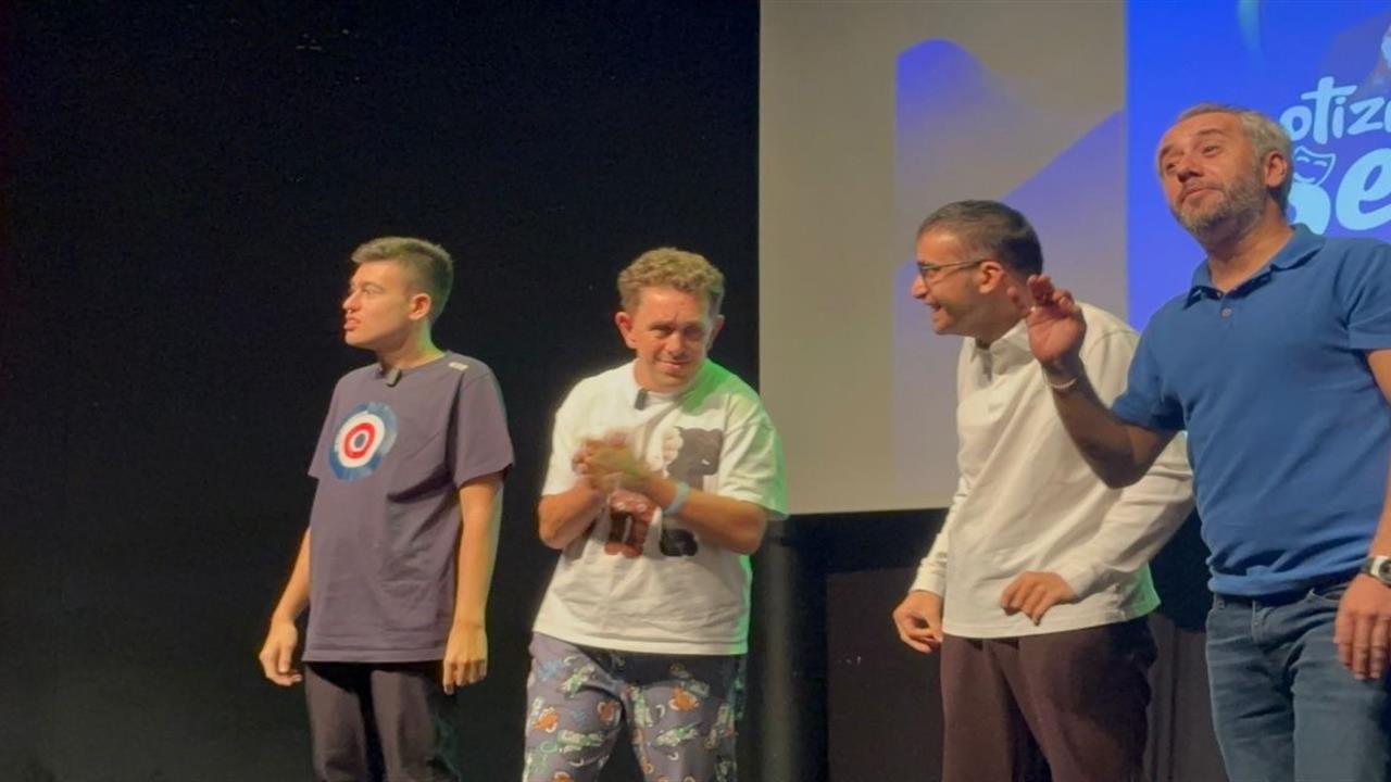 Muğla Marmaris'te Otizmli Bireylerin Sahne Performansı Büyük İlgi Gördü