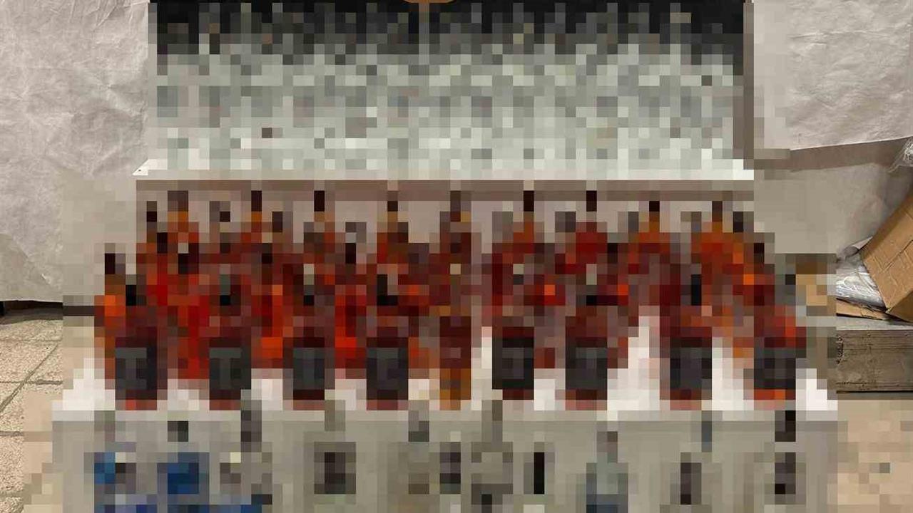 Eskişehir'de Yılbaşı Öncesinde Yapılan Operasyonda 128 Şişe Kaçak Alkol Ele Geçirildi