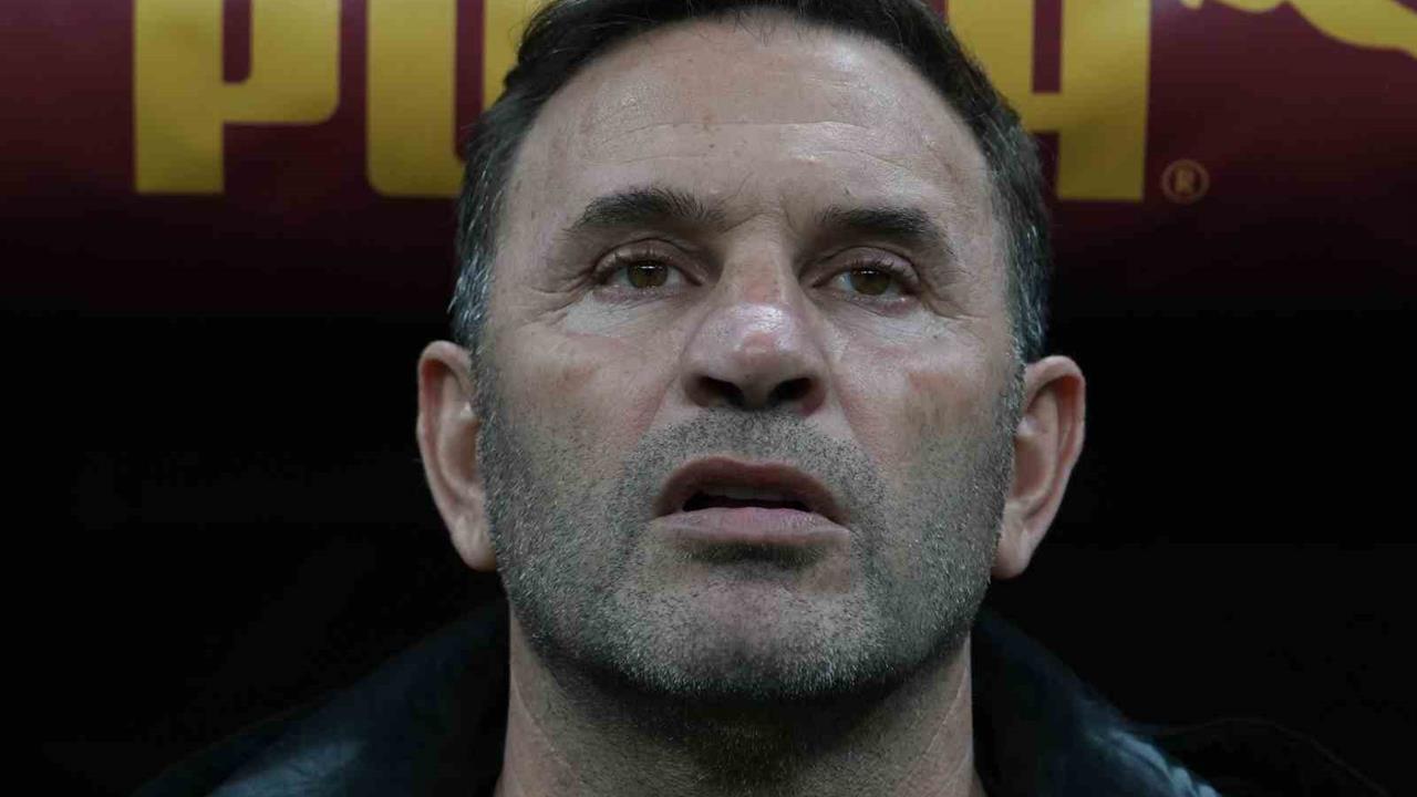 İstanbul'da Galatasaray Teknik Direktörü Okan Buruk, Samsunspor Maçında Aynı 11'i Tercih Etti