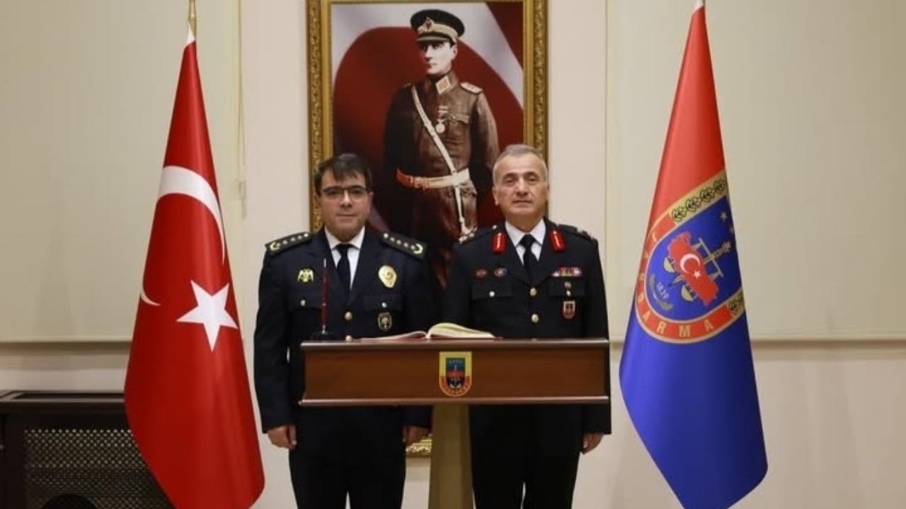 Mersin İl Emniyet Müdürü İdris Yılmaz, Jandarma Komutanı Ercan Atasoy'u Ziyaret Etti.
