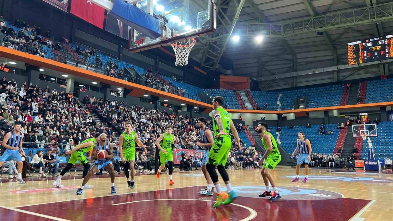 Trabzon'da Trabzonspor, Tofaş'ı 92-87 ile Yendi