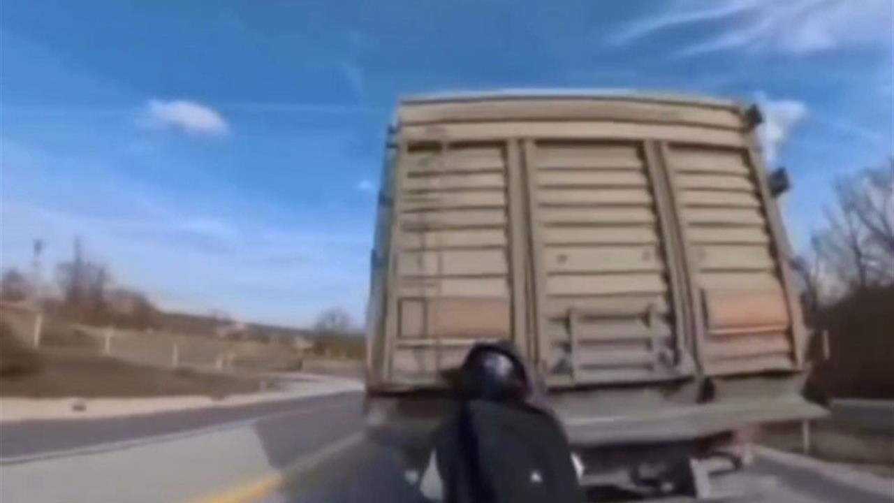 Kırklareli Dereköy Yolunda Motosiklet Kamyona Çarptı, 1 Yaralı