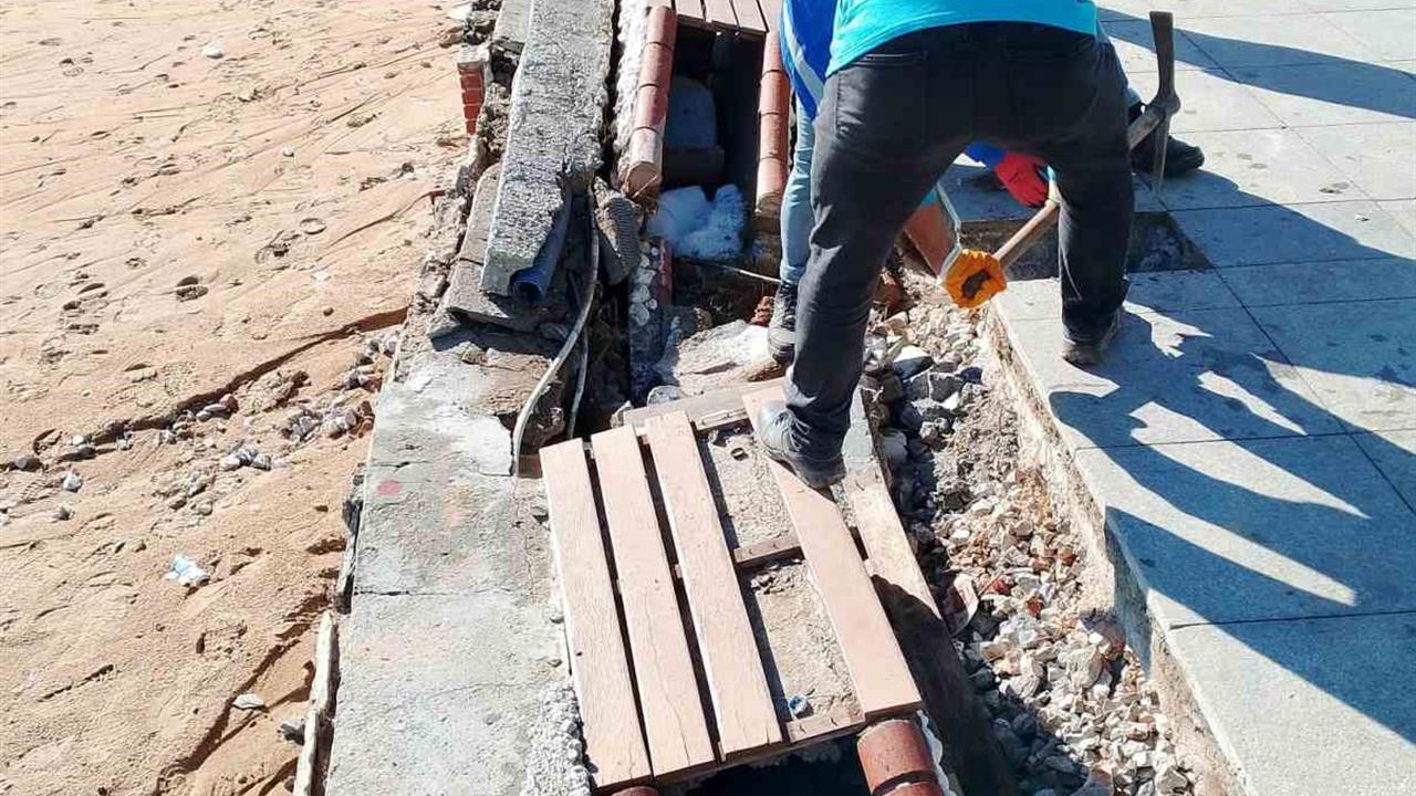 Aydın Didim'de Yağış Sonrası Altınkum Mahallesi'nde Onarım Çalışmaları Başladı