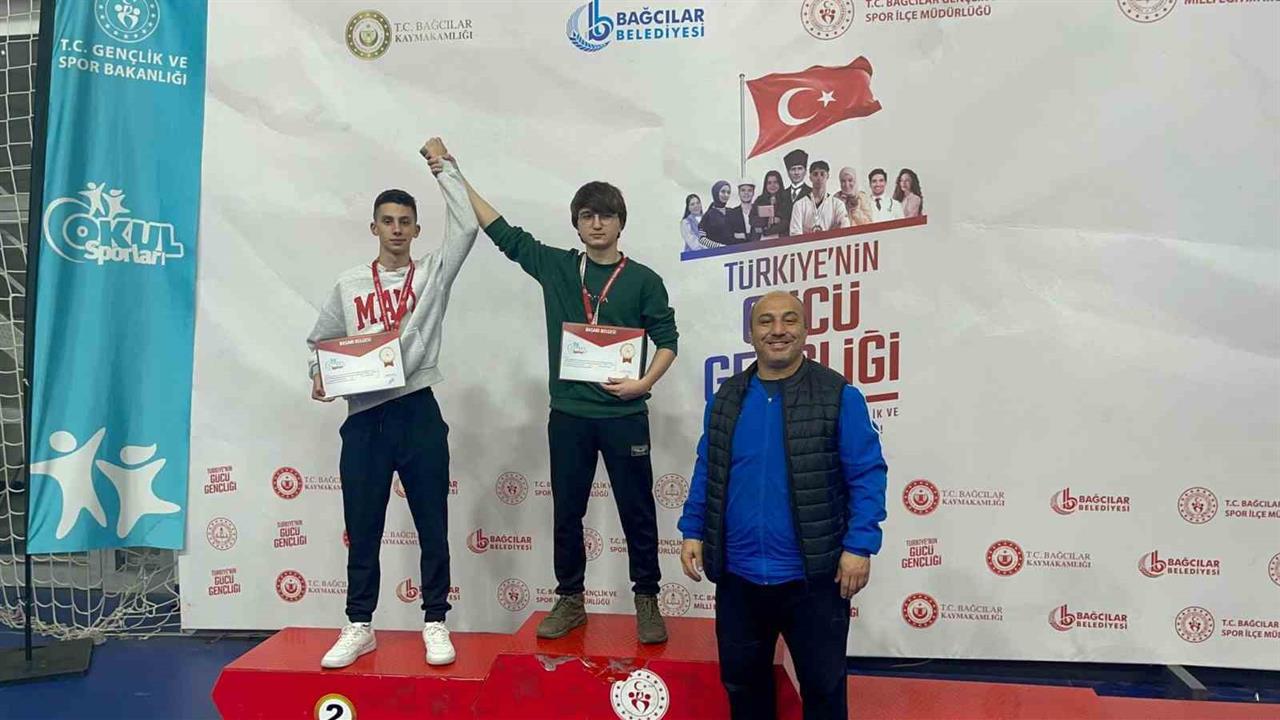 İhlas Koleji Güreş Takımı, İstanbul Şampiyonası'nda Çifte Başarıya İmza Attı