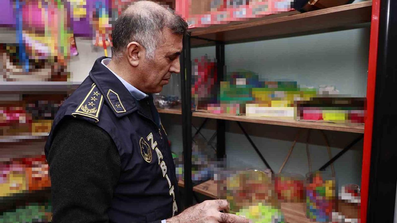 Sultanbeyli'de Zabıta Ekipleri, Market ve Kantinlerde Sıkı Denetim Yapıyor