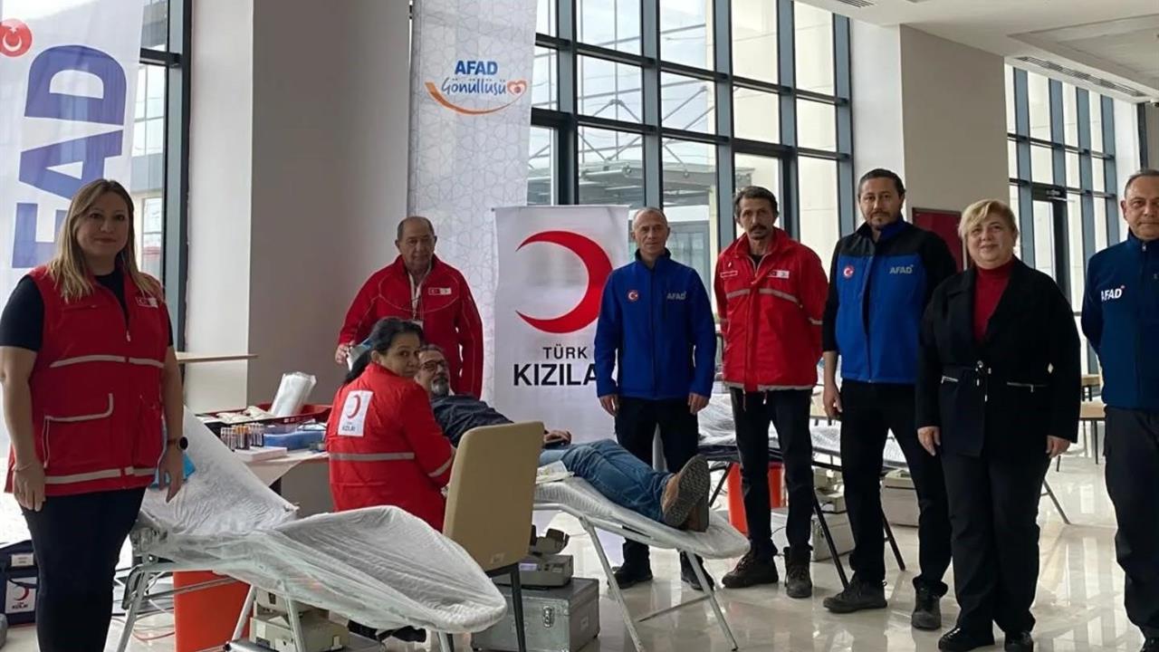 Kütahya'da AFAD ve Türk Kızılayı İş Birliğiyle Kan Bağışı Yapıldı