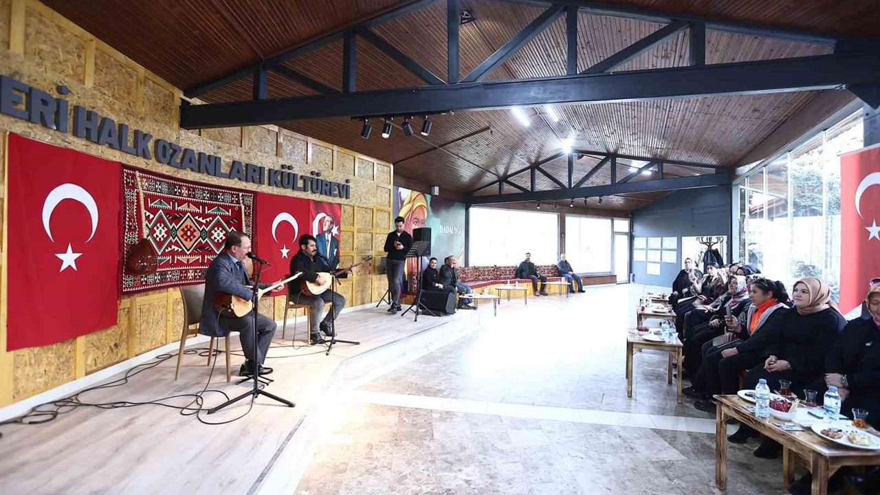 Kayseri Büyükşehir Belediyesi, 33 Kadın Muhtarı Anma Programında Bir Araya Getirdi.