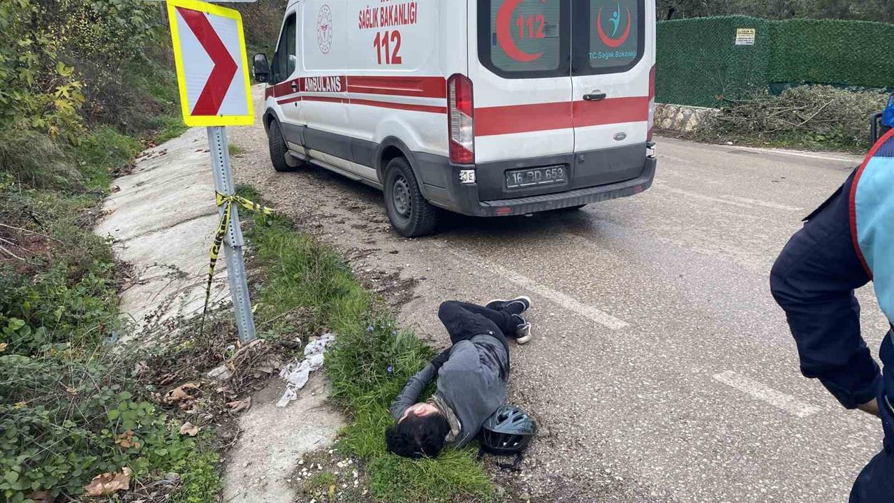 Bursa Mudanya'da Bisikletli Sürücü Kazada Yaralandı, Hastaneye Sevk Edildi