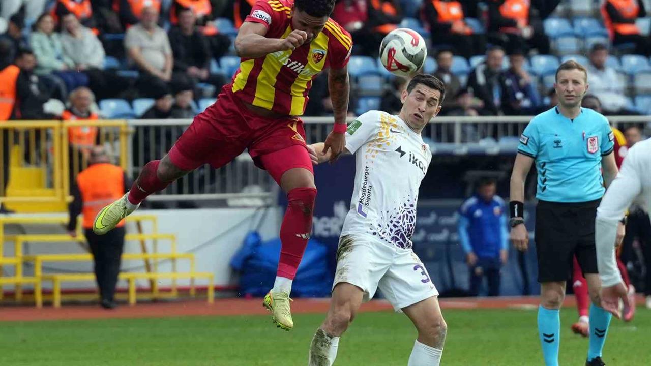 İstanbul Eyüpspor ve Kayserispor, Süper Lig maçında 1-1 berabere sonuçlandı.