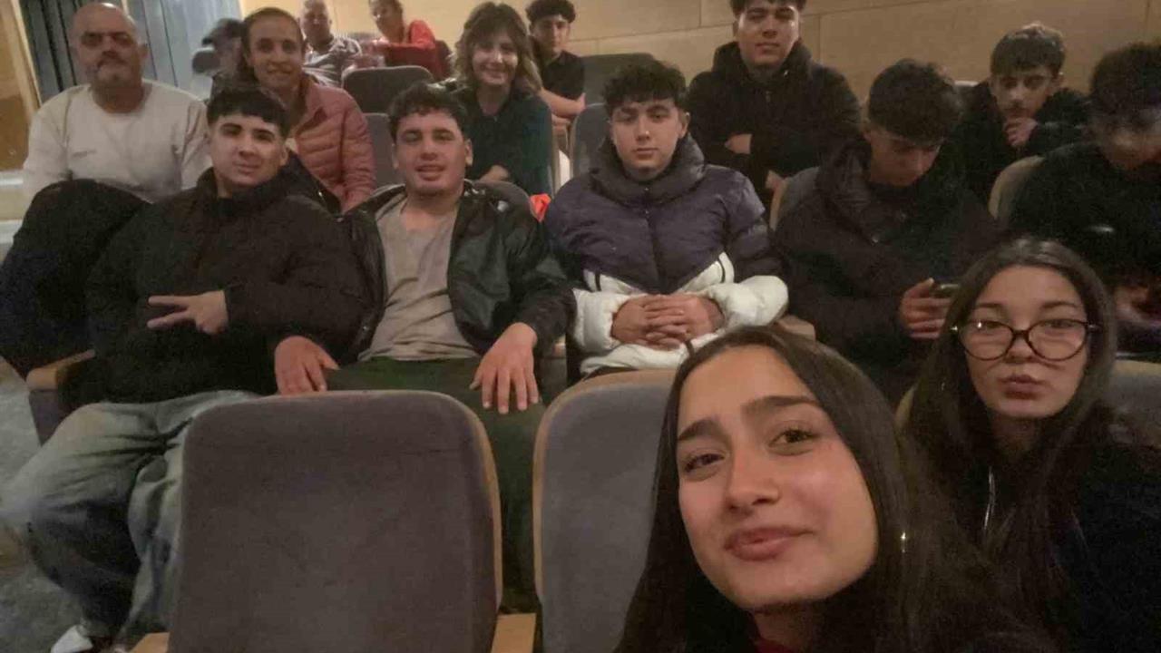 Karacasu'da "İlçemizde Tiyatro Bilmeyen Kalmasın" Projesi Kapsamında Etkinlik Düzenlendi.