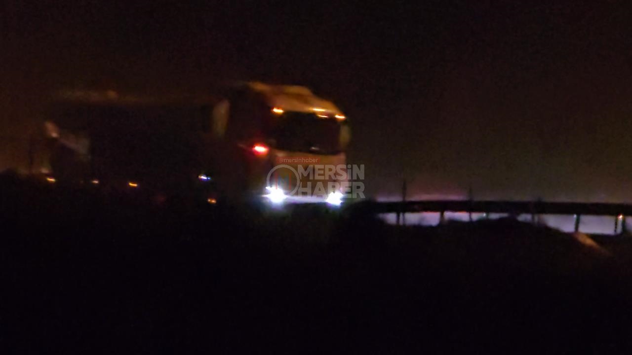 Otoyol Tarsus-mersin İstikametinde TIR Kazası: Bariyerlere Çarptı!