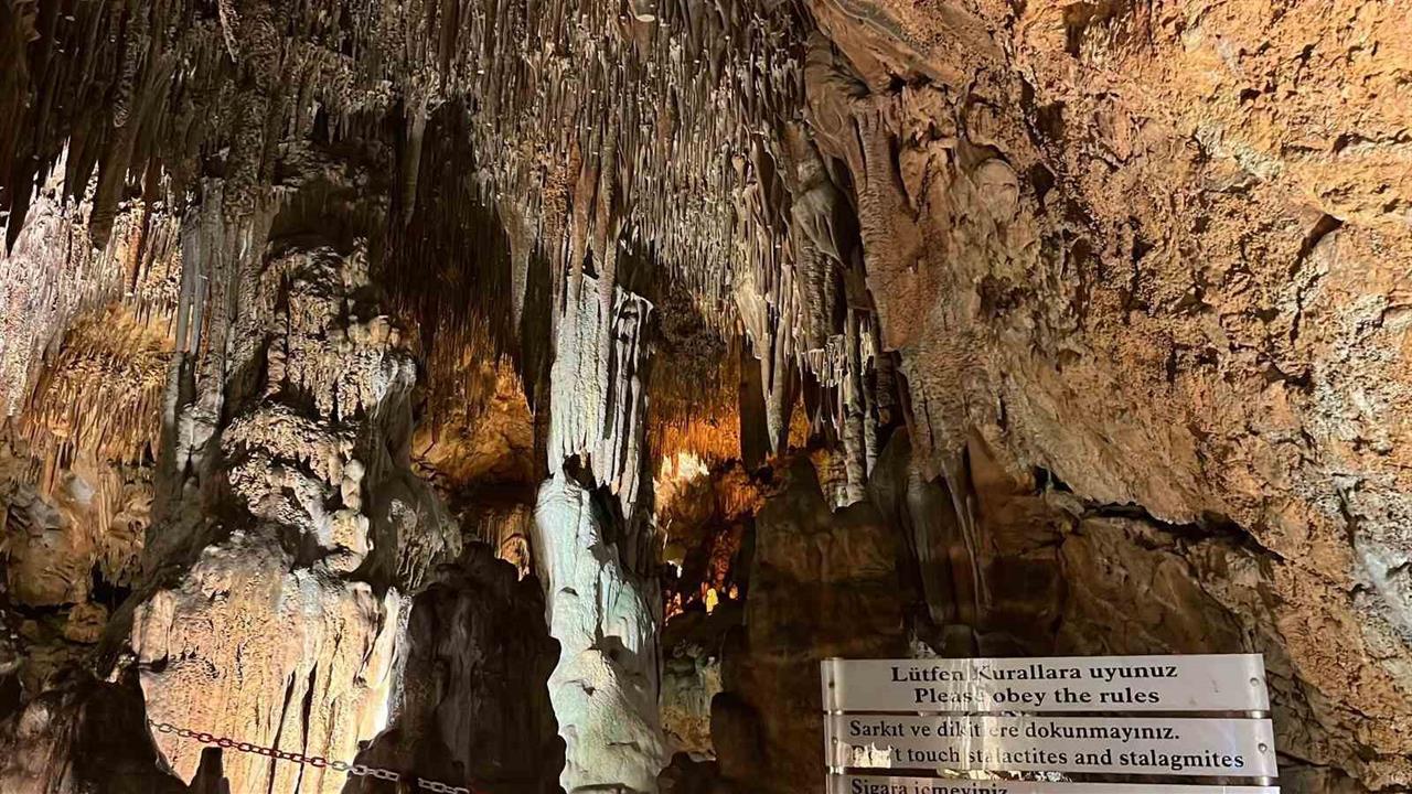 Antalya Alanya'da Damlataş Mağarası, Astım ve KOAH Hastalarına Faydasıyla Dikkat Çekiyor