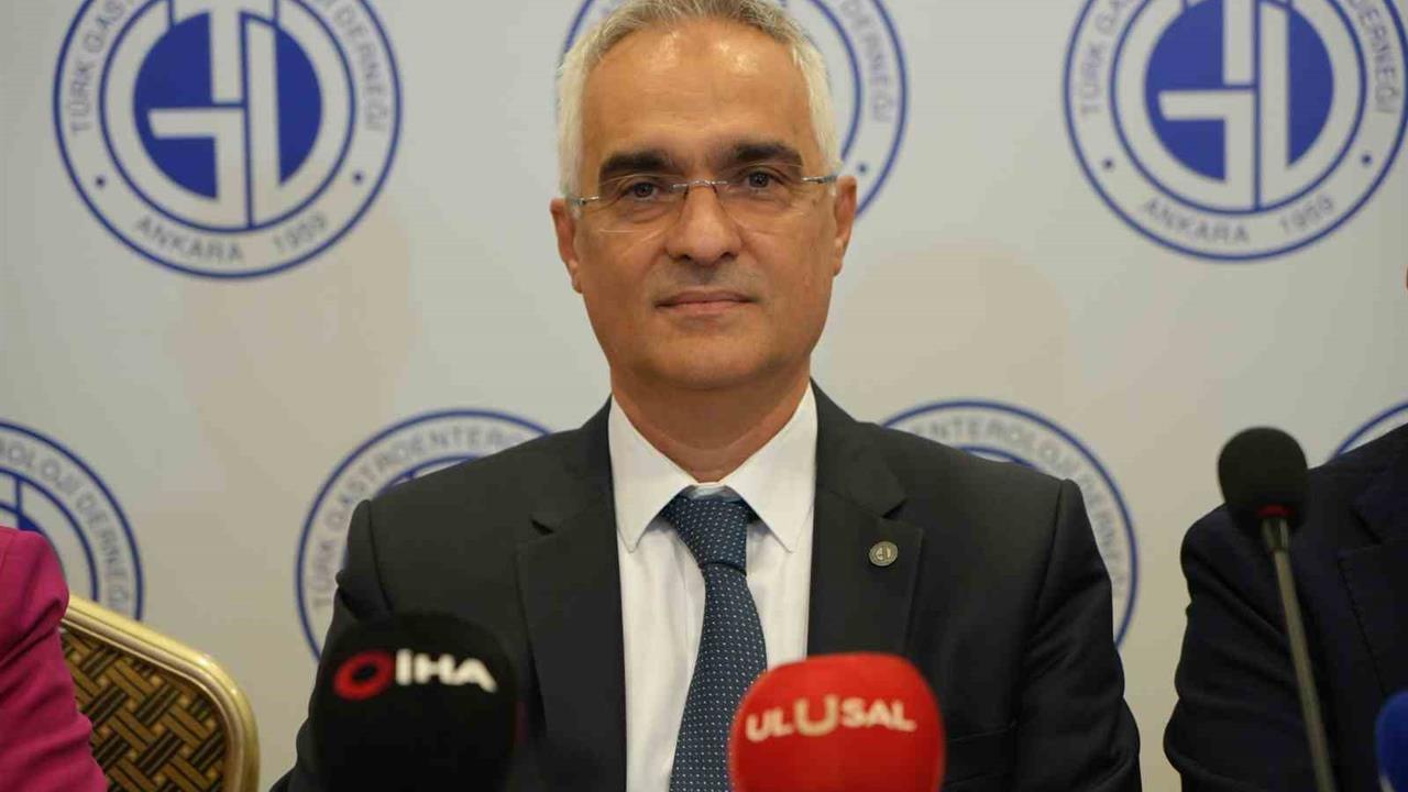 Antalya'da Mide Koruyucu İlaçlarla İlgili Yanlış Algılar Tartışıldı