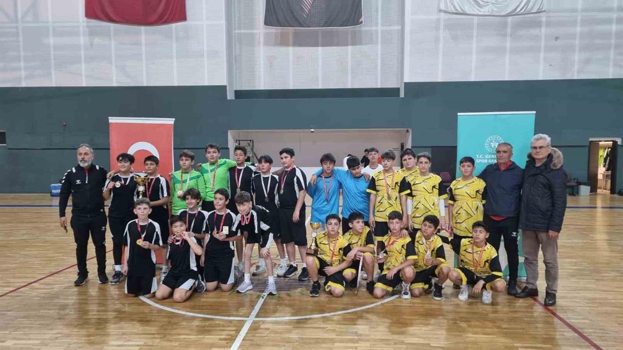 Köyceğiz'de Hentbol İl Birinciliği Müsabakalarında Takımlar Derece Aldı