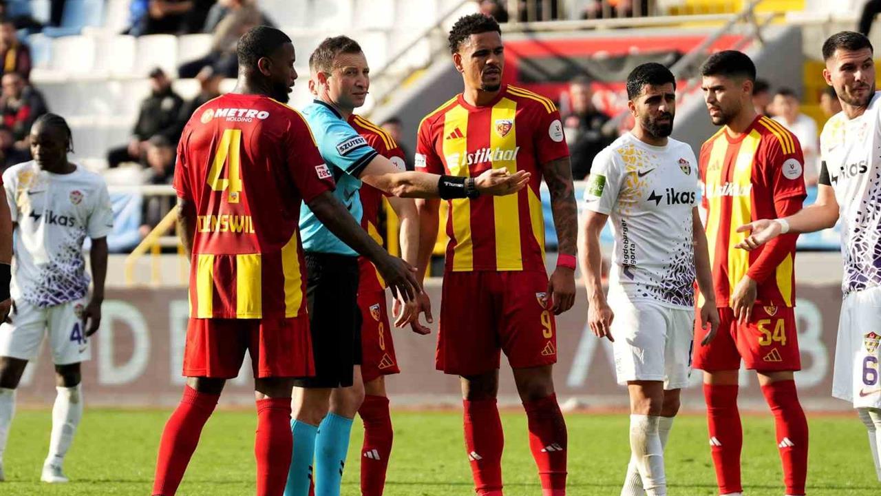 Kayseri'de Kayserispor, Eyüpspor ile Beraber Kaldı