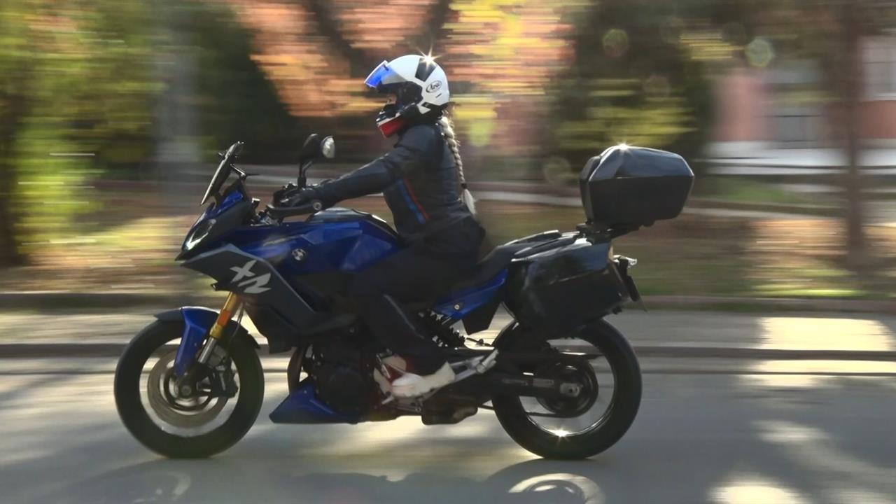 İspanya'dan Türkiye'ye Motosikletle 4,5 Günde Ulaşan Kadın Sürücünün Duygusal Anları