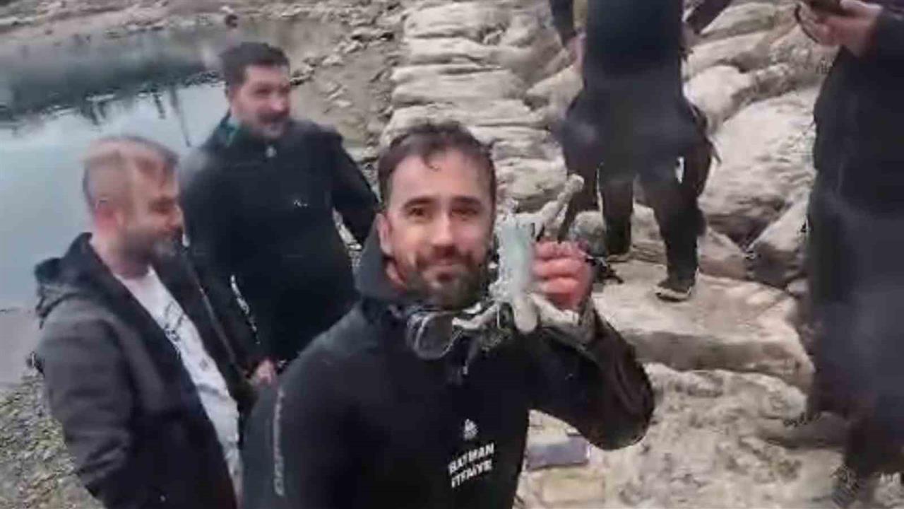 Diyarbakır Silvan'da Malabadi Köprüsü'nde Dalgıç Ekipler Teknolojik Ürünler Buldu