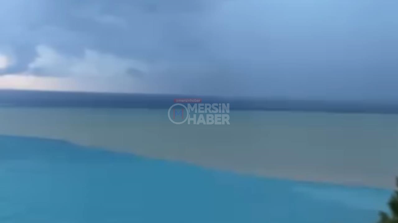 Aydıncık'ta Kahverengi Manzara: Şiddetli Yağış Çamurlu Suyu Denize Taşıdı